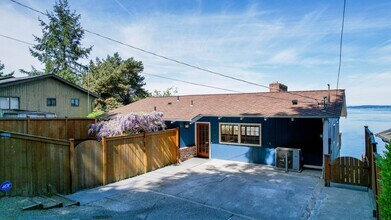 2109 52nd Ave SW in Seattle, WA - Building Photo - Building Photo