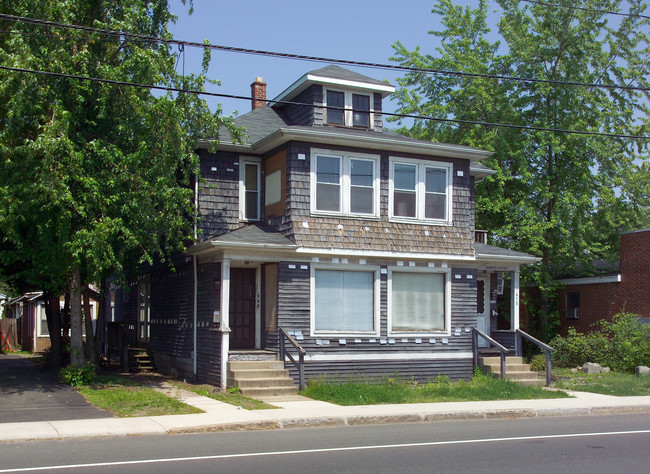 458 Grattan St in Chicopee, MA - Building Photo - Building Photo