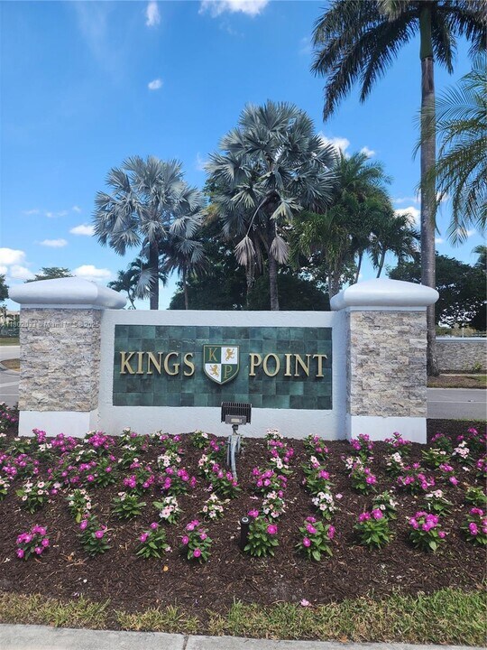 10747 W Clairmont Cir in Tamarac, FL - Building Photo