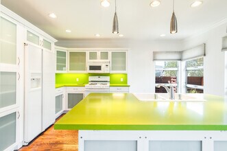 750 Vernon Ave in Los Angeles, CA - Building Photo - Building Photo