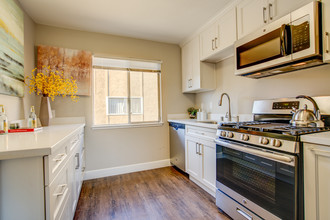 Hillside Terrace in Walnut Creek, CA - Foto de edificio - Interior Photo