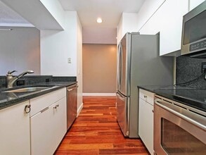 33 Lecount Pl in New Rochelle, NY - Building Photo - Building Photo