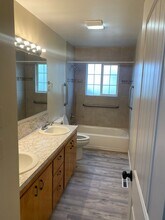 6407 Harvey Dr, Unit Room 1 in Klamath Falls, OR - Building Photo - Building Photo