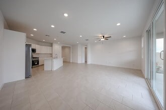 7814 W Hide Trl in Peoria, AZ - Building Photo - Building Photo