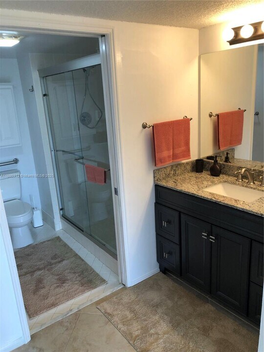 12550 SW 15th St in Pembroke Pines, FL - Foto de edificio