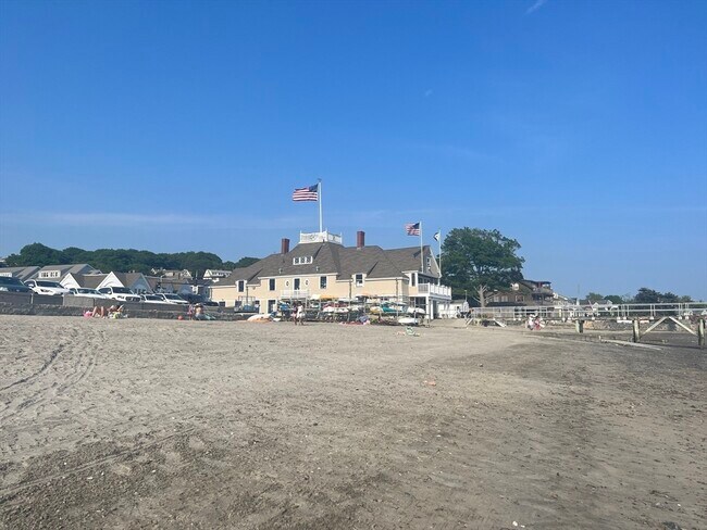 616 Humphrey St, Unit 2 in Swampscott, MA - Building Photo - Building Photo