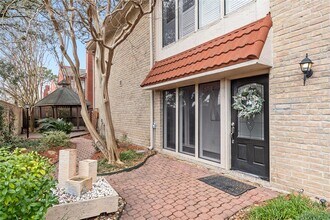 6728 Buffalo Speedway in Houston, TX - Building Photo - Building Photo