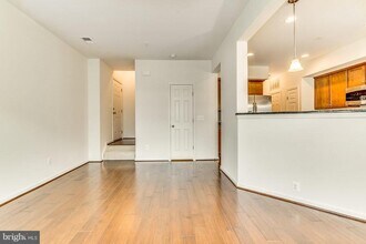 45770 Winding Branch Terrace in Sterling, VA - Building Photo - Building Photo