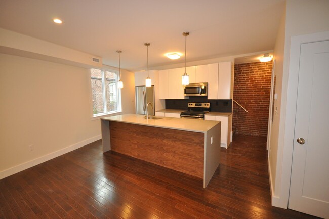 20 Sussex St, Unit Single Family in Boston, MA - Foto de edificio - Building Photo