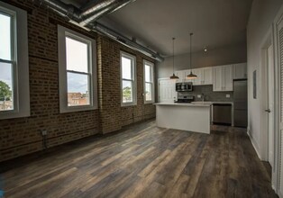 2115 S Wood St in Chicago, IL - Building Photo - Building Photo