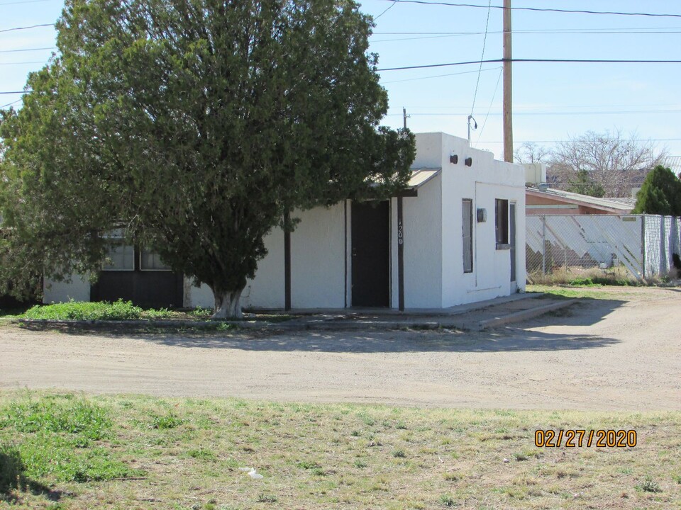 1200 S Gold Ave in Deming, NM - Building Photo