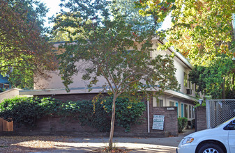 2322 C St in Sacramento, CA - Building Photo - Building Photo