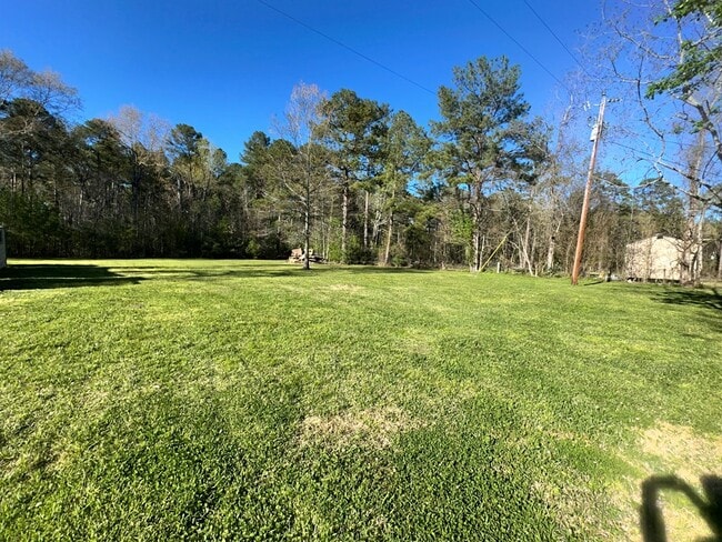 8651 US Highway 190 E in Woodville, TX - Building Photo - Building Photo