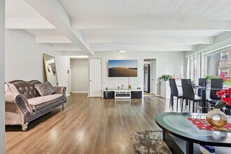 2142 W Rosemont Ave in Chicago, IL - Building Photo - Building Photo