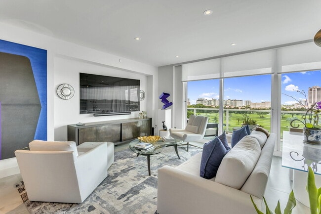 500 SE Mizner Blvd in Boca Raton, FL - Building Photo - Building Photo