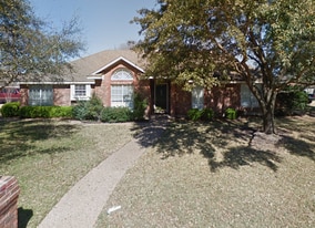 912 Regina Dr in Hewitt, TX - Building Photo