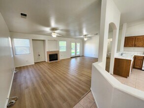 5606 March Meadows Way in Bakersfield, CA - Building Photo - Building Photo