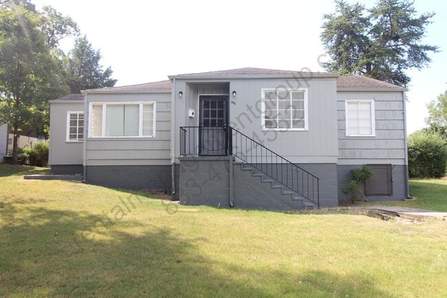 property at 500 Seminole Dr