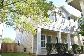 7634 Fallen Leaf in Missouri City, TX - Building Photo - Building Photo