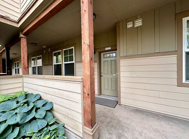 1850 SW Scenic Heights St in Oak Harbor, WA - Building Photo - Building Photo