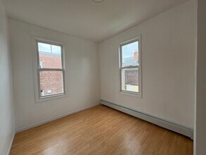 5414 94th St in Elmhurst, NY - Building Photo - Building Photo