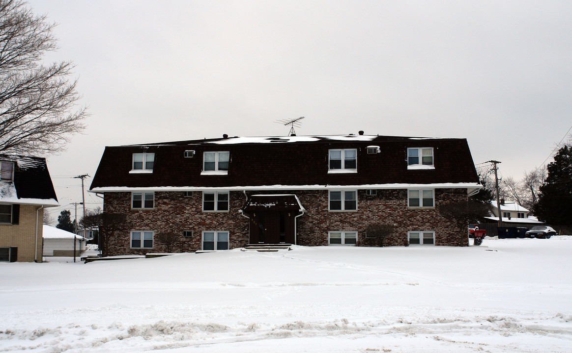 307 Muehl Dr in Lockport, IL - Foto de edificio