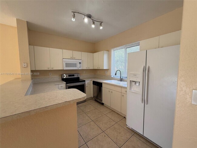 20437 NW 15th Ave in Miami, FL - Building Photo - Building Photo