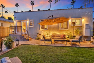 326 N Doheny Dr in Beverly Hills, CA - Building Photo - Building Photo