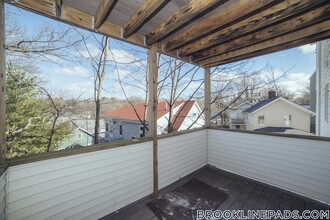 10 Duffley Ct in Brookline, MA - Building Photo - Building Photo