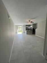 14354 Easy Goer St in Sun City Center, FL - Foto de edificio - Building Photo