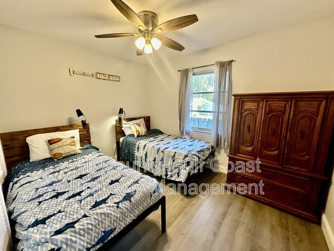 223 Nippino Trail E in Nokomis, FL - Foto de edificio - Building Photo