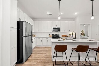 104 Jetton Grn Lp in Mooresville, NC - Building Photo - Building Photo