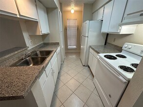 260 El Dorado Blvd in Webster, TX - Foto de edificio - Building Photo