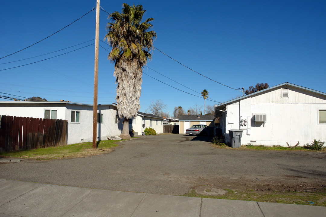 338-342 Brown St in Vacaville, CA - Foto de edificio