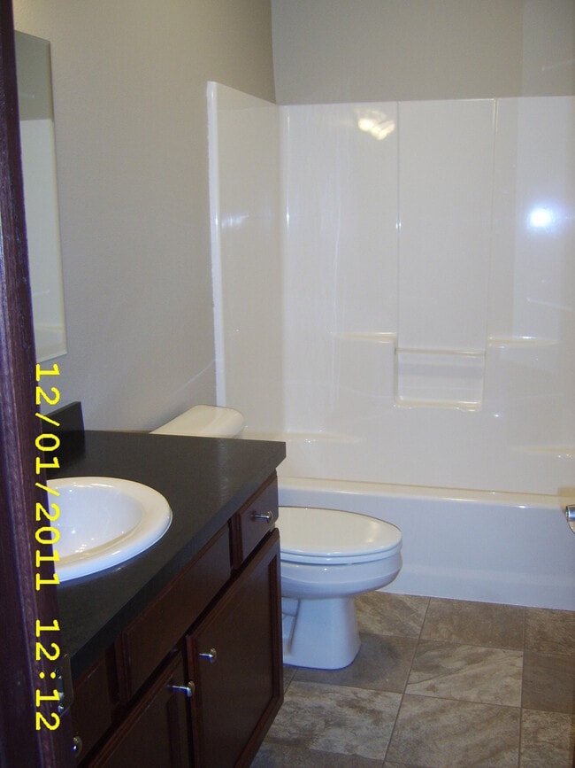 1758-1758 35th Ave SE in Minot, ND - Building Photo - Building Photo