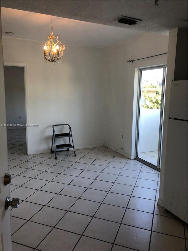 3051 SW 27th Ave in Miami, FL - Building Photo - Building Photo
