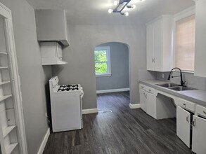 8143 Wisconsin St in Detroit, MI - Building Photo - Building Photo