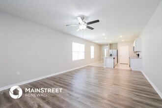 155 Tiny Flower Rd in Davenport, FL - Foto de edificio - Building Photo