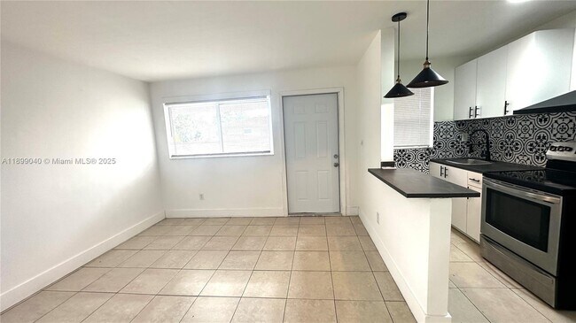 310 NE 82nd St in Miami, FL - Building Photo - Building Photo