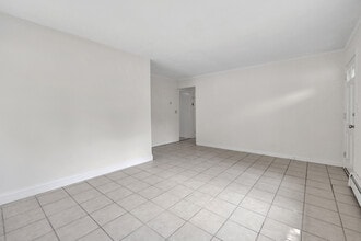 46 Daniel Dr in Bridgeport, CT - Building Photo - Building Photo