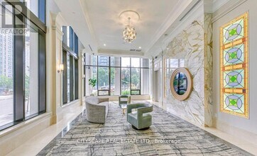 30 Elm Dr W in Mississauga, ON - Building Photo - Building Photo