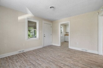 2117 Staunton Ave in Portsmouth, VA - Building Photo - Building Photo