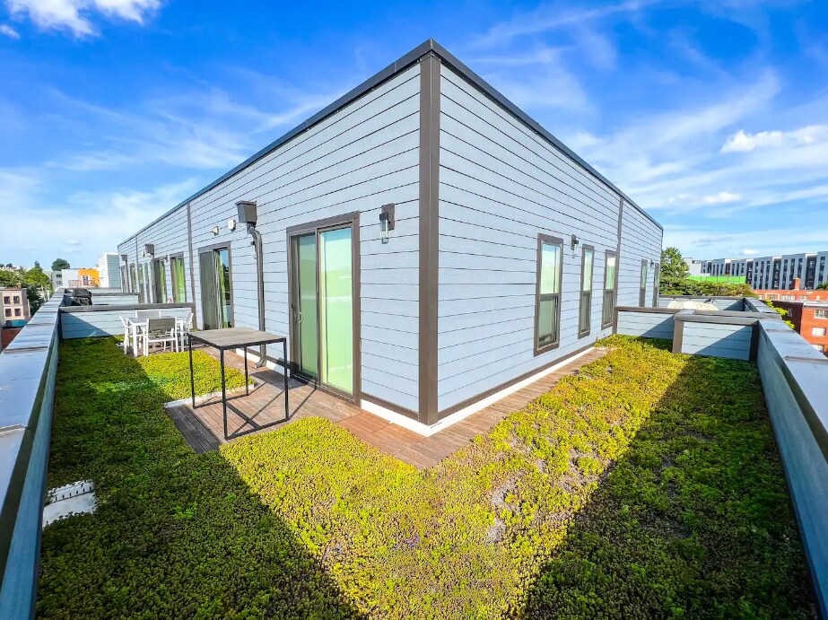 1028 Bladensburg Rd NE, Unit 52 in Washington, DC - Building Photo
