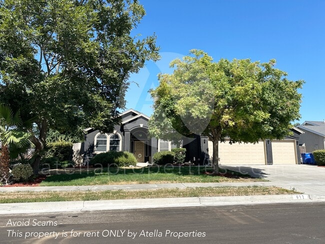 property at 912 Apple Ave