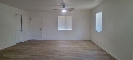 245 Francis St in Bakersfield, CA - Building Photo - Building Photo
