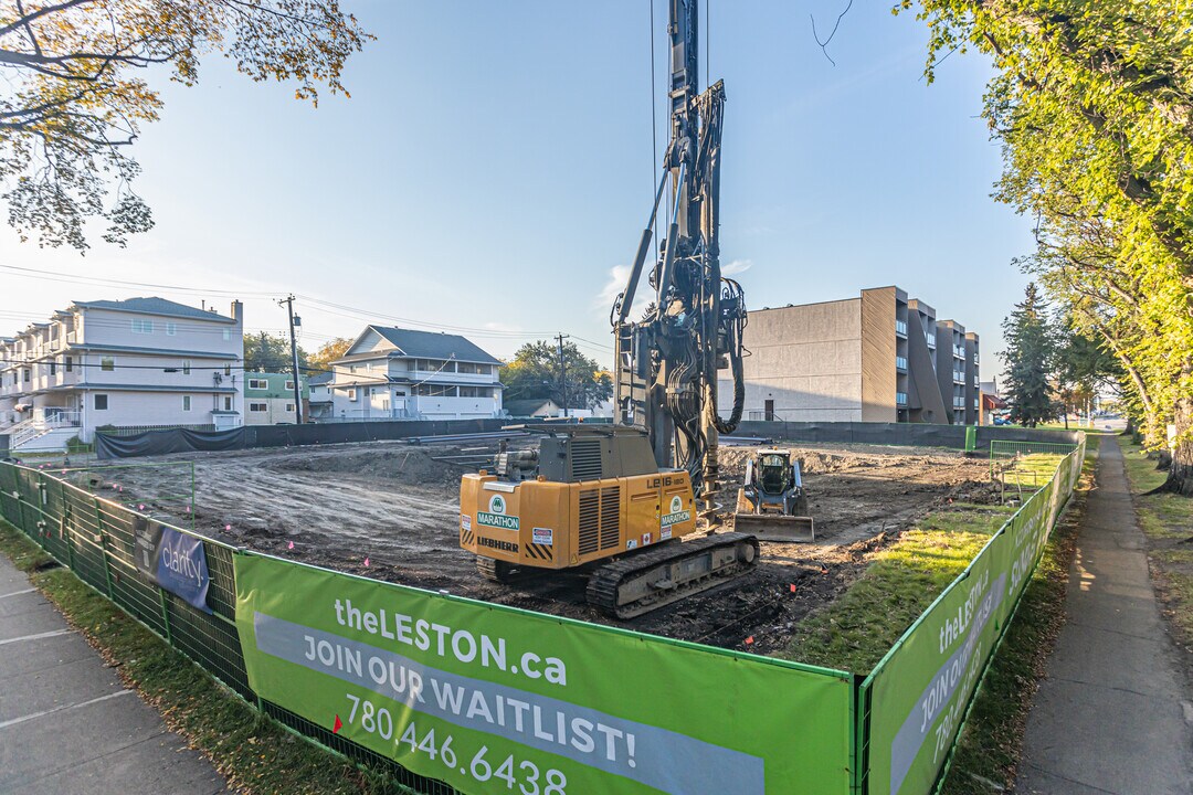 The Leston in Edmonton, AB - Building Photo