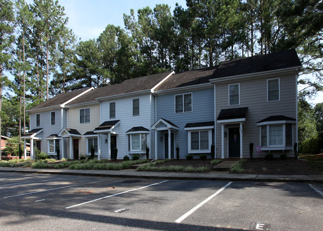 Heather Hills Townhomes in Garner, NC - Building Photo - Building Photo