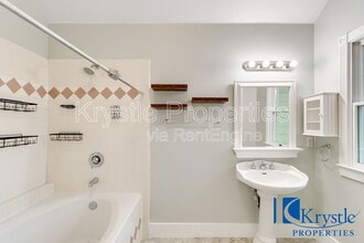 235 W J St in Benicia, CA - Building Photo - Building Photo