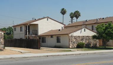 855-859 863 867, 871 E. 120th St in Los Angeles, CA - Building Photo - Building Photo