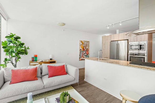 property at 212 E Illinois St